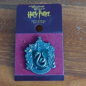 Wizarding World Harry Potter Slytherin Pin